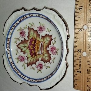 Queen Elizabeth 1951 Playe Collectible With Crown & Canda Maple Leaf